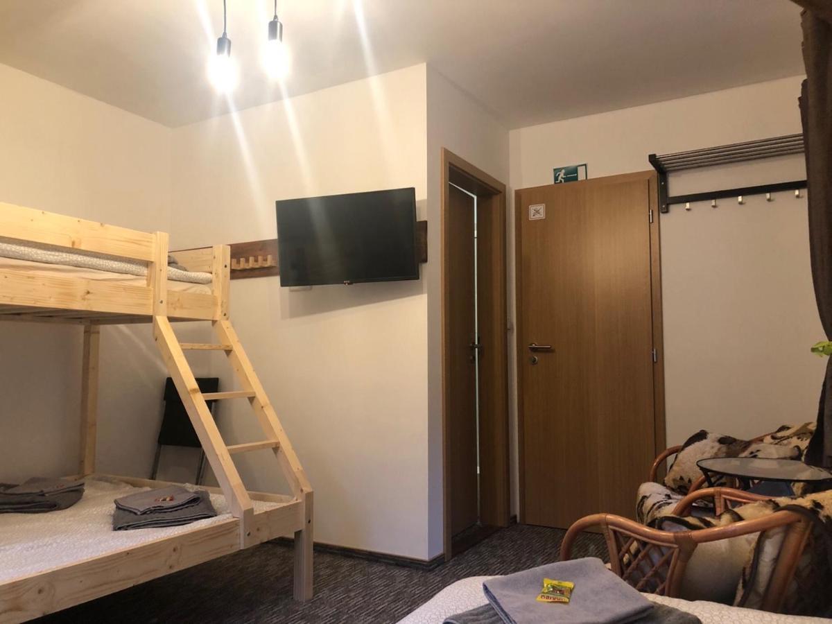 Wolf House Klinovec Hotel Loucna pod Klinovcem Luaran gambar