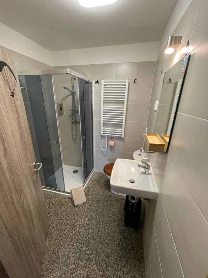 Wolf House Klinovec Hotel Loucna pod Klinovcem Luaran gambar